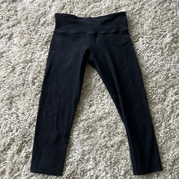 Black lululemon crops:) - Picture 3 of 4